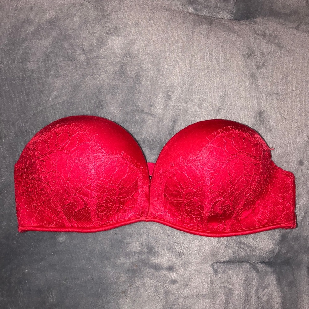 Victoria’s Secret bombshell bra